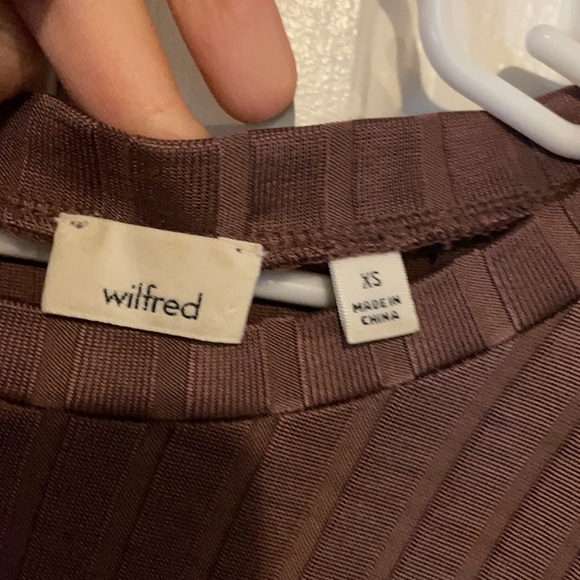 🔥 2/$15 Wilfred ribbed long sleeve top - Picture 5 of 5
